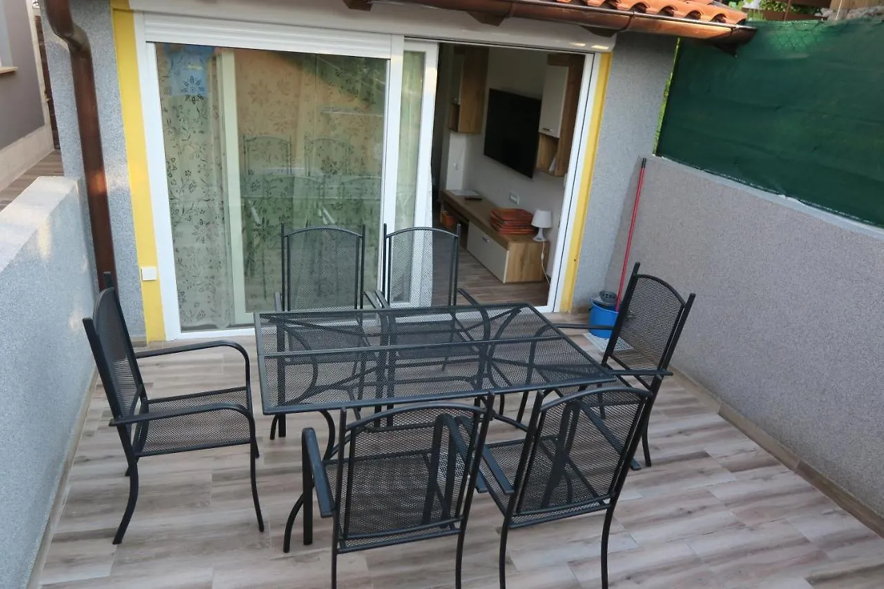 Holiday Home Ljubicic Baska  0*, Baska (Krk) Croatia