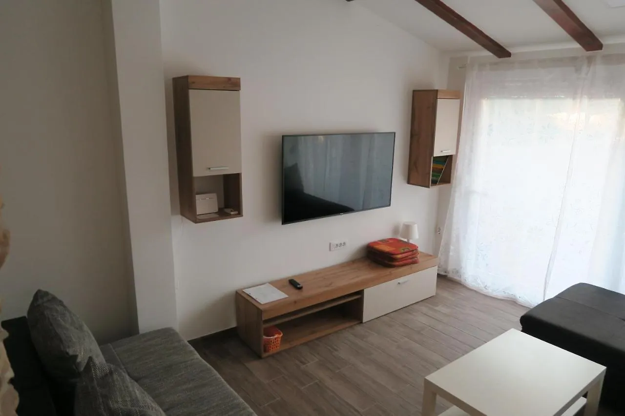 Holiday Home Ljubicic Baska  0*, Baska (Krk) Croatia